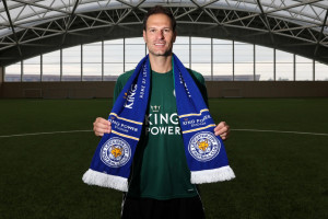 OFICJALNIE: 38-letni Asmir Begović trafił na zaplecze Premier League