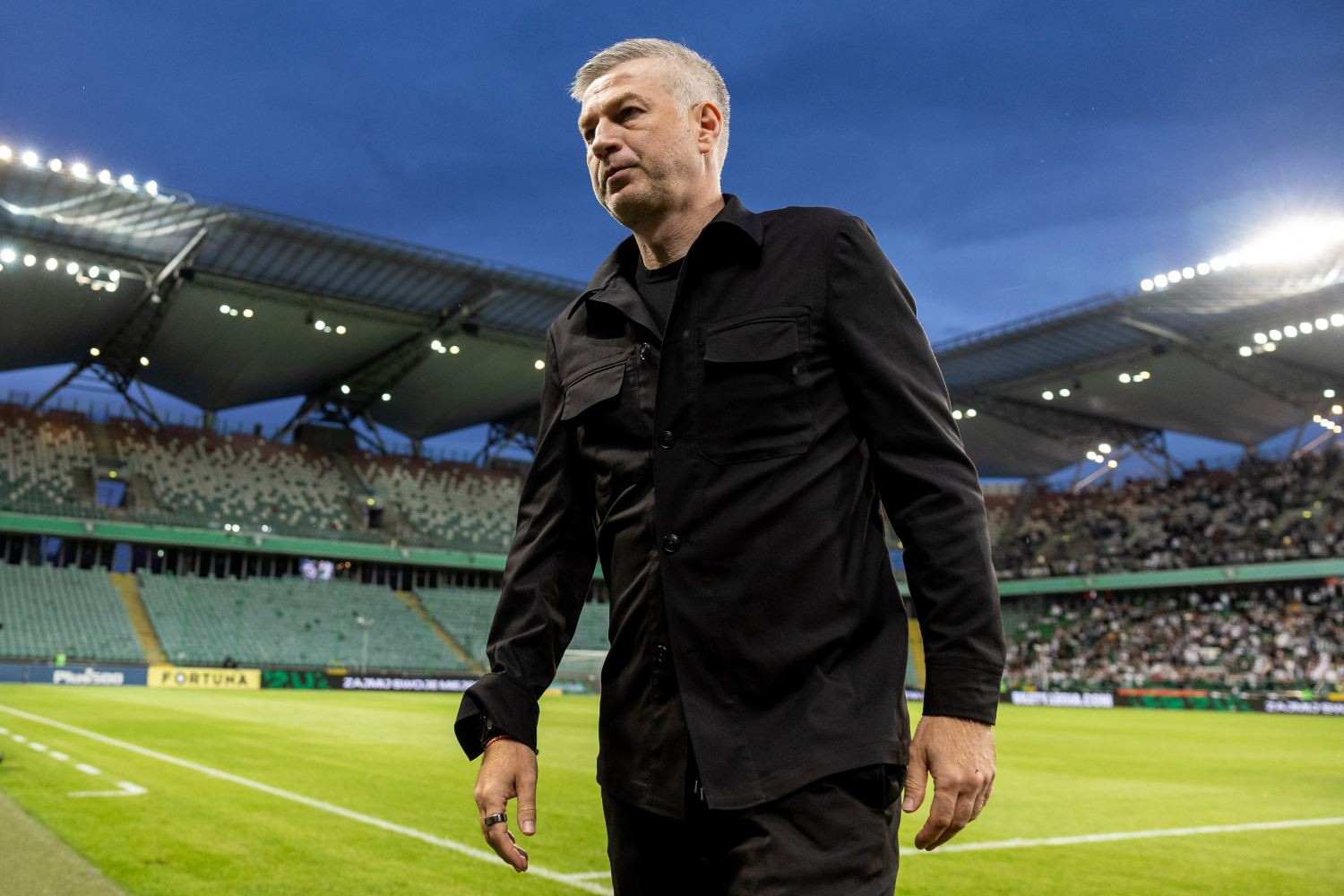 Debiutował u Edwarda Iordănescu w reprezentacji kraju. Teraz trener Legii Warszawa go odrzucił