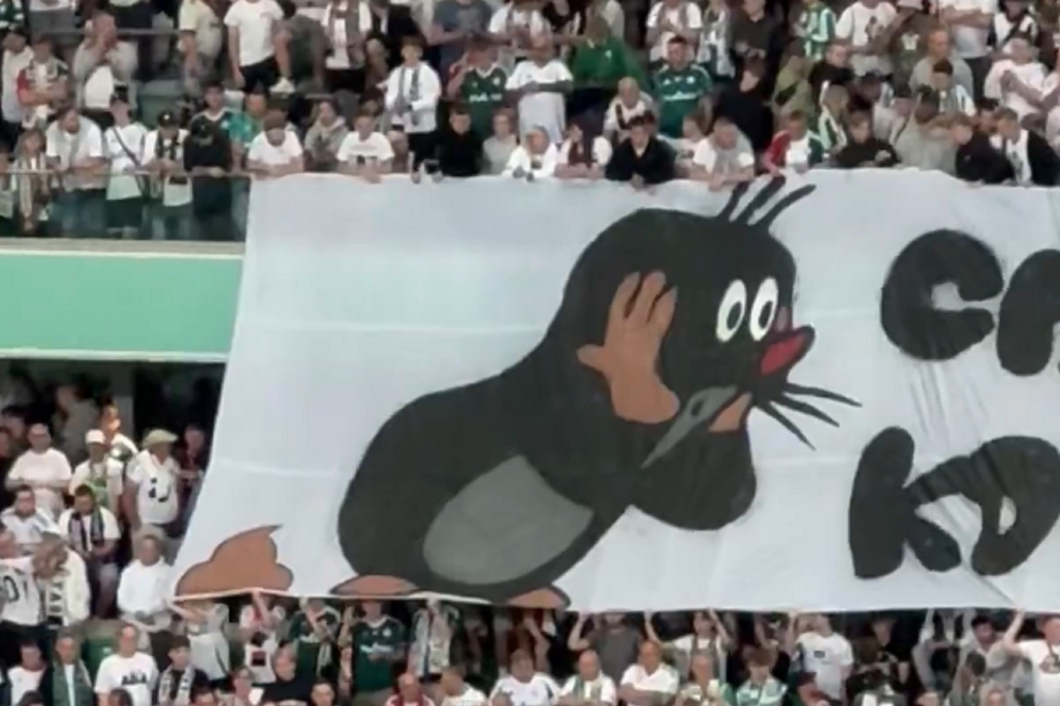 Kibice Legii Warszawa z krótkim przekazem do fanów Baníka Ostrawa [WIDEO]