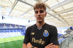 „Chcę być jeszcze lepszy niż Józef Młynarczyk”. Juniorski reprezentant Polski w FC Porto [OFICJALNIE]