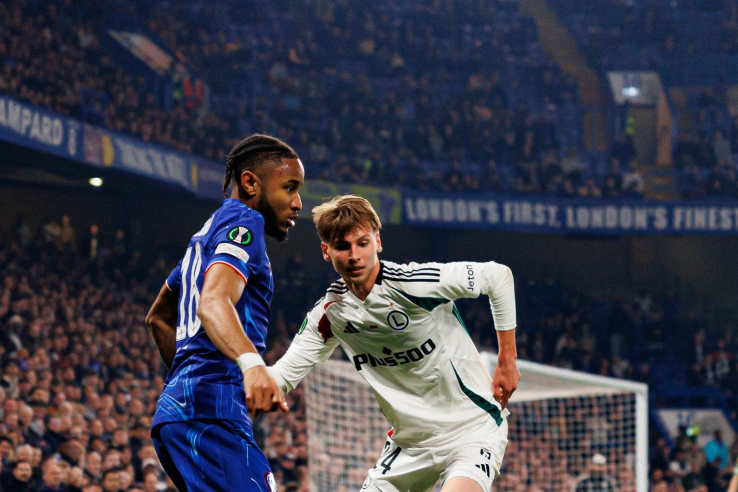 Łącznie blisko ośmiu milionów euro! Legia Warszawa o krok od sprzedaży zawodnika do topowej ligi