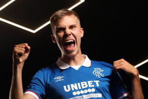 OFICJALNIE: Rangers z transferem najlepszego asystenta Eredivisie. Potencjalny rekord sprzedażowy
