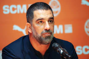 Arda Turan przed meczem z Legią Warszawa. „Chciałbym podziękować wszystkim Polakom”