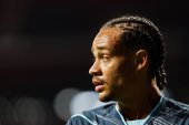 Gigant z Premier League włączył się do wyścigu o Xaviego Simonsa. Chelsea musi mieć się na baczności