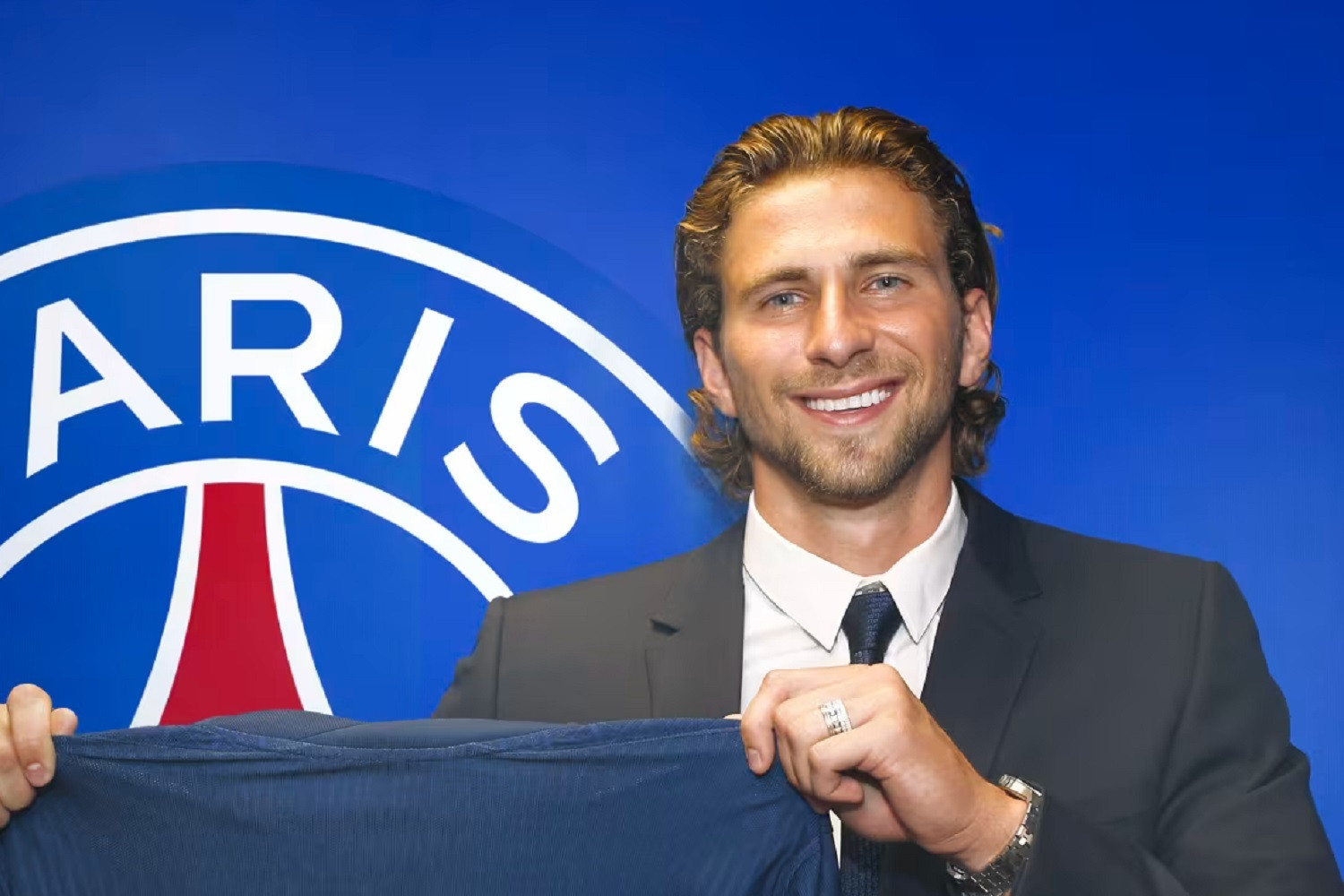 OFICJALNIE: Obrońca z Premier League wylądował w PSG. Wielki dzień w historii ukraińskiej piłki