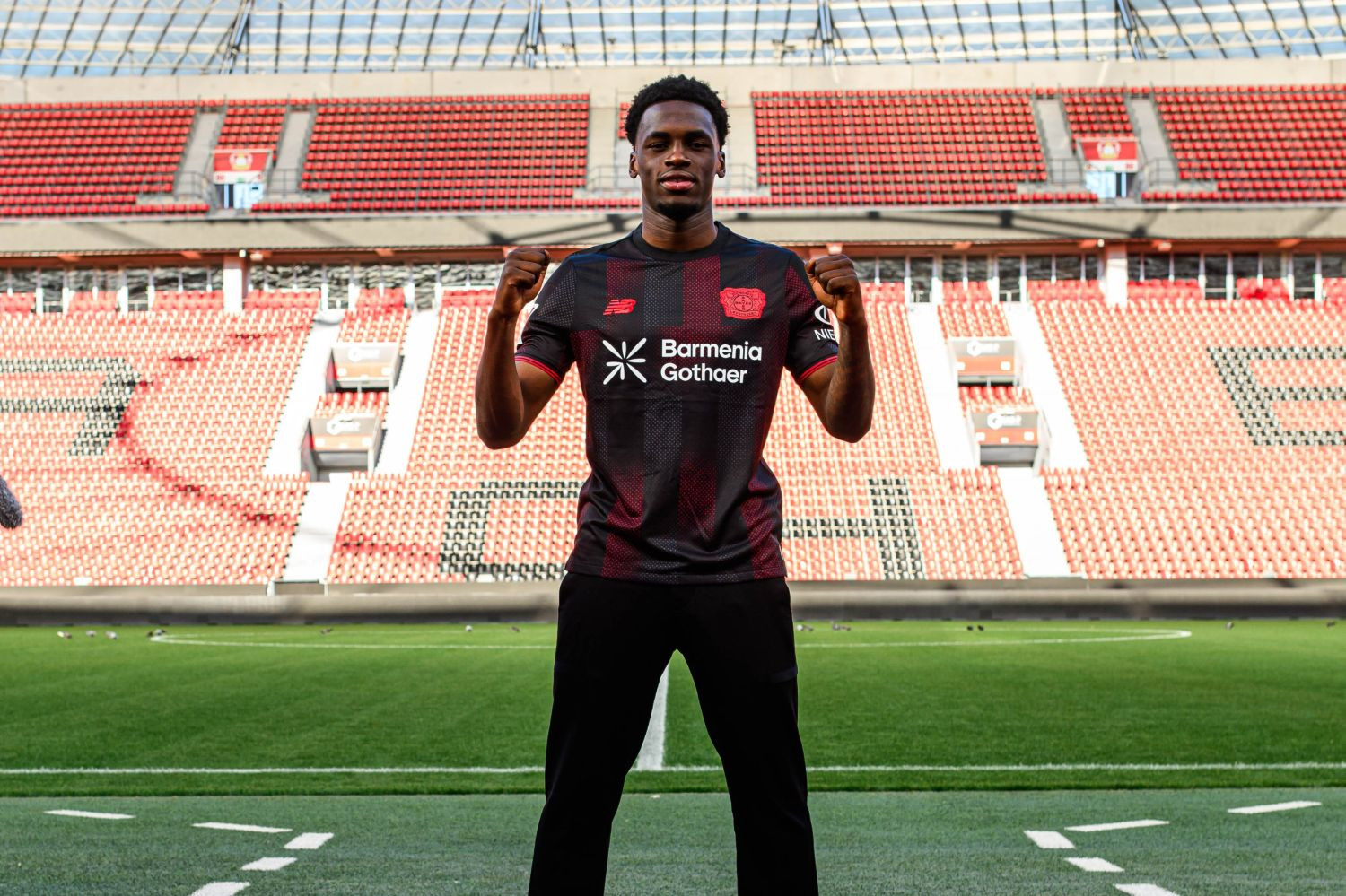 OFICJALNIE: Bayer Leverkusen ma następcę Jeremie’ego Frimponga. Latający Holender