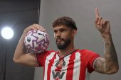 OFICJALNIE: Nowy obrońca na pokładzie Sunderlandu. Beniaminek Premier League wydał już 130 milionów euro