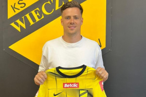 OFICJALNIE: Wieczysta Kraków utrzymała ten transfer w tajemnicy. Nieoczekiwany powrót na polskie boiska