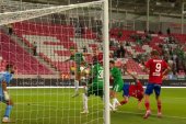 Raków Częstochowa z golem do szatni. Straty z domu odrobione [WIDEO]