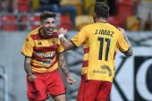 Jagiellonia Białystok z awansem do fazy play-off. Rywale obudzili się za późno [WIDEO]