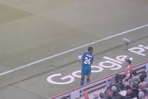 Rasistowski incydent w meczu otwarcia angielskiej ekstraklasy. Premier League wszczyna śledztwo [OFICJALNIE]