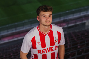 OFICJALNIE: 1. FC Köln sprowadziło obrońcę z Championship. To brat byłego piłkarza Liverpoolu