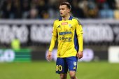OFICJALNIE: Arka Gdynia pożegnała piłkarza po ośmiu miesiącach. Był opcją dla Śląska Wrocław, zagra dla jego rywala