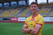 OFICJALNIE: Korona Kielce wypożyczyła napastnika na zaplecze Ekstraklasy