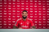 Kosztowna pomyłka Juventusu wróciła do Premier League [OFICJALNIE]