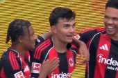 W Eintrachcie Frankfurt rośnie nowa gwiazda. Salwa 19-latka na powitanie drugiego sezonu w Bundeslidze [WIDEO]