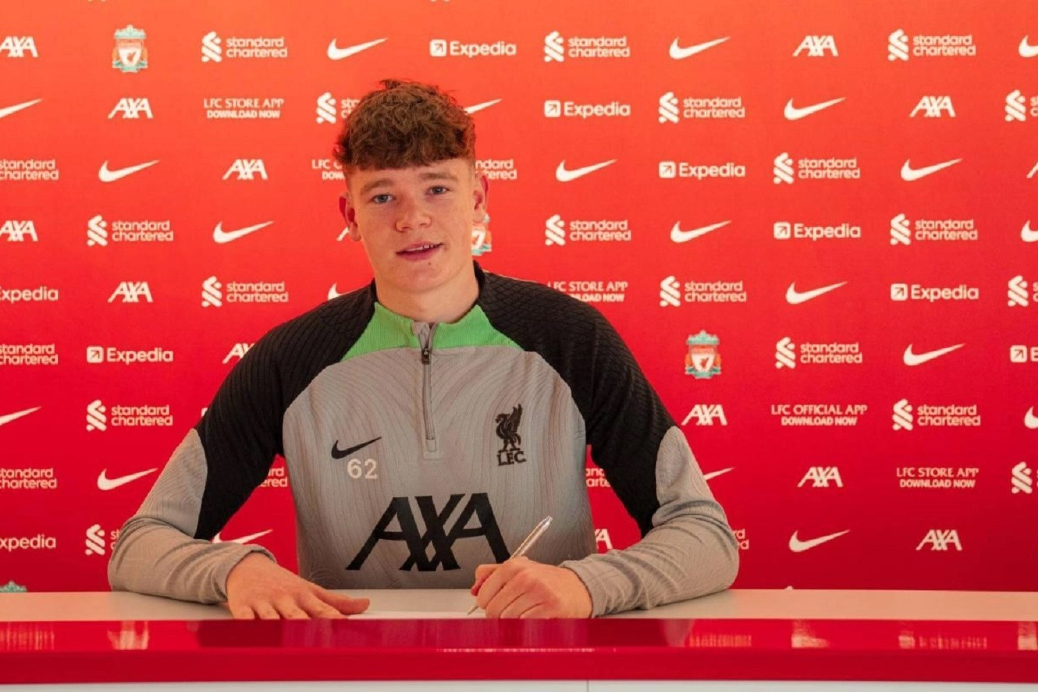 Liverpool wiąże przyszłość z tym pomocnikiem, ale najpierw wypożyczenie do 36-krotnego mistrza kraju