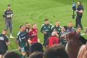 Kibice vs piłkarze! Awantura po meczu Cracovia - Legia Warszawa [WIDEO]