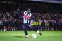 OFICJALNIE: Grimsby Town ukarane za występ nieuprawnionego zawodnika w meczu z Manchesterem United. Spóźnili się z rejestracją o... minutę