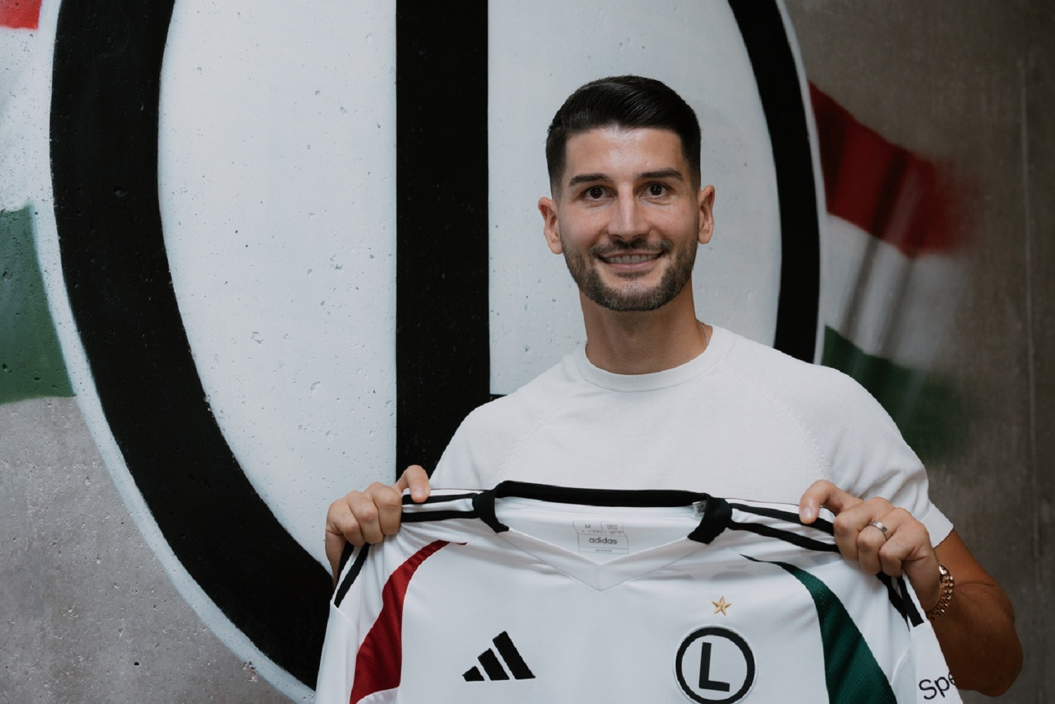OFICJALNIE: Legia Warszawa ma nowego napastnika! Wrócił do Ekstraklasy