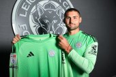 OFICJALNIE: Leicester City zaskoczyło transferem bramkarza. Nowy konkurent Jakuba Stolarczyka
