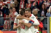 Robert Lewandowski podwyższa prowadzenie reprezentacji Polski. Asysta... byłego kapitana [WIDEO]