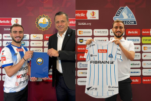 OFICJALNIE: „Najbardziej zagadkowy transfer okienka”. Najpierw do Stali, a potem... do Stali w jeden dzień