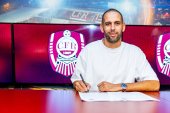 OFICJALNIE: 37-letni Islam Slimani zaskoczył transferem