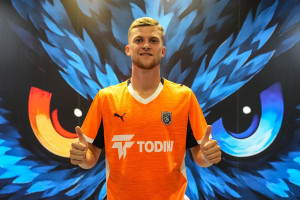OFICJALNIE: Jakub Kałuziński rzutem na taśmę zmienił klub