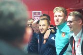W Widzewie Łódź ponownie udzielił się weselny klimat. Zespół odreagował w szatni [WIDEO]