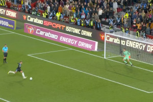 Matty Cash nie wykorzystał rzutu karnego, Aston Villa odpadła z rozgrywek [WIDEO]