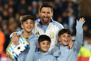 Tam będzie grał Lionel Messi! Finalizuje „wieloletni” kontrakt