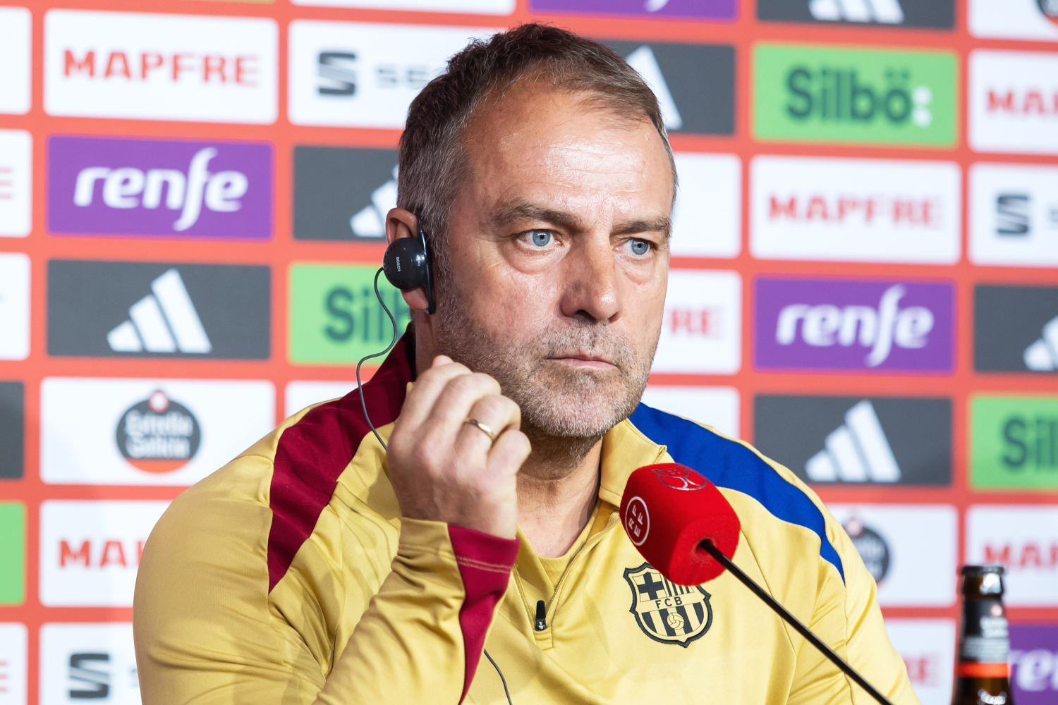 Nie ma zmiłuj! Gwiazdor FC Barcelony ukarany przez Hansiego Flicka