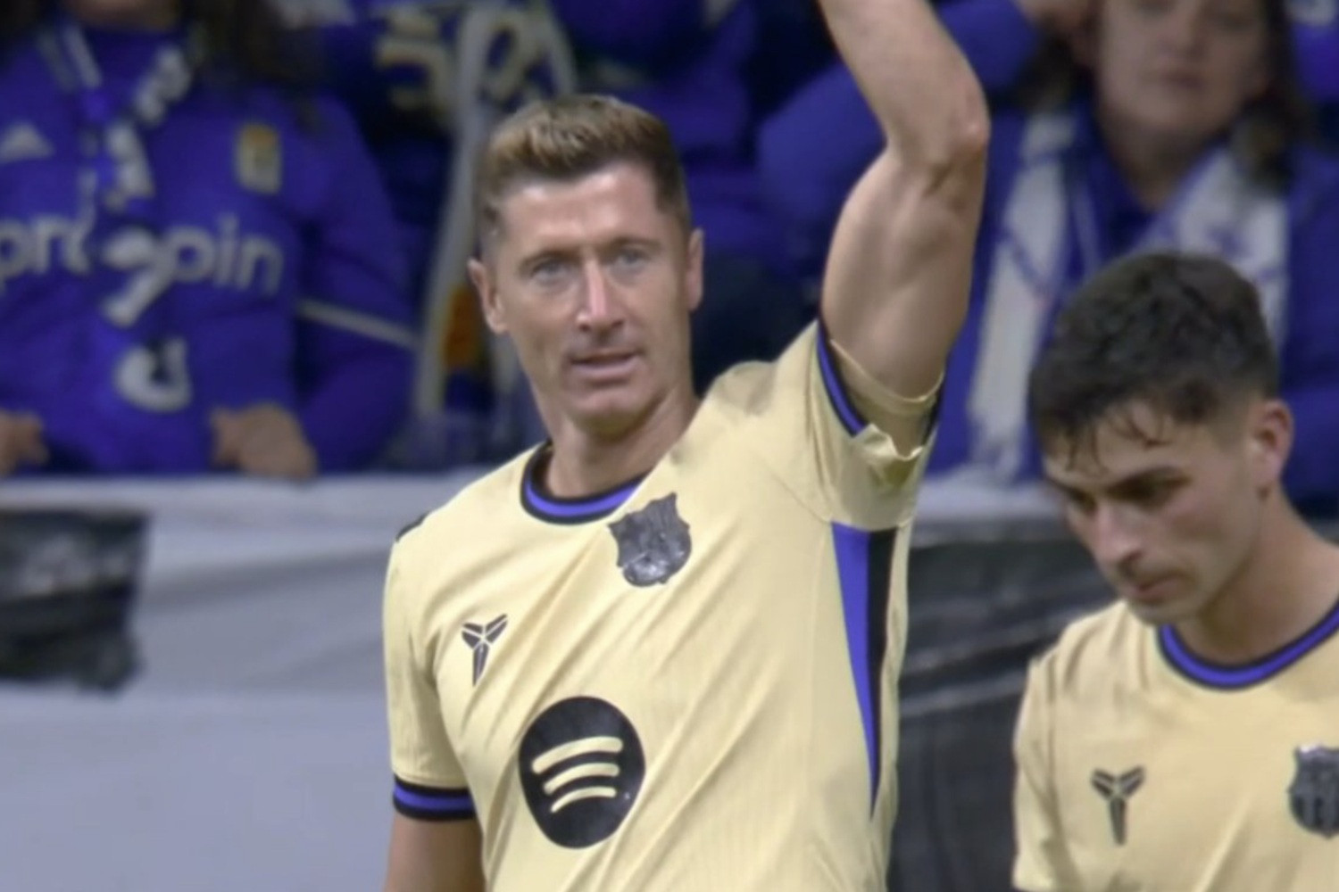 Robert Lewandowski na ratunek! Tak strzelił trzeciego gola w tym sezonie [WIDEO]