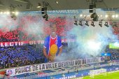 Kibice PSG z oprawą i przyśpiewką w rytmie „Pump It Up” dla laureata Złotej Piłki [FOTO] [WIDEO]