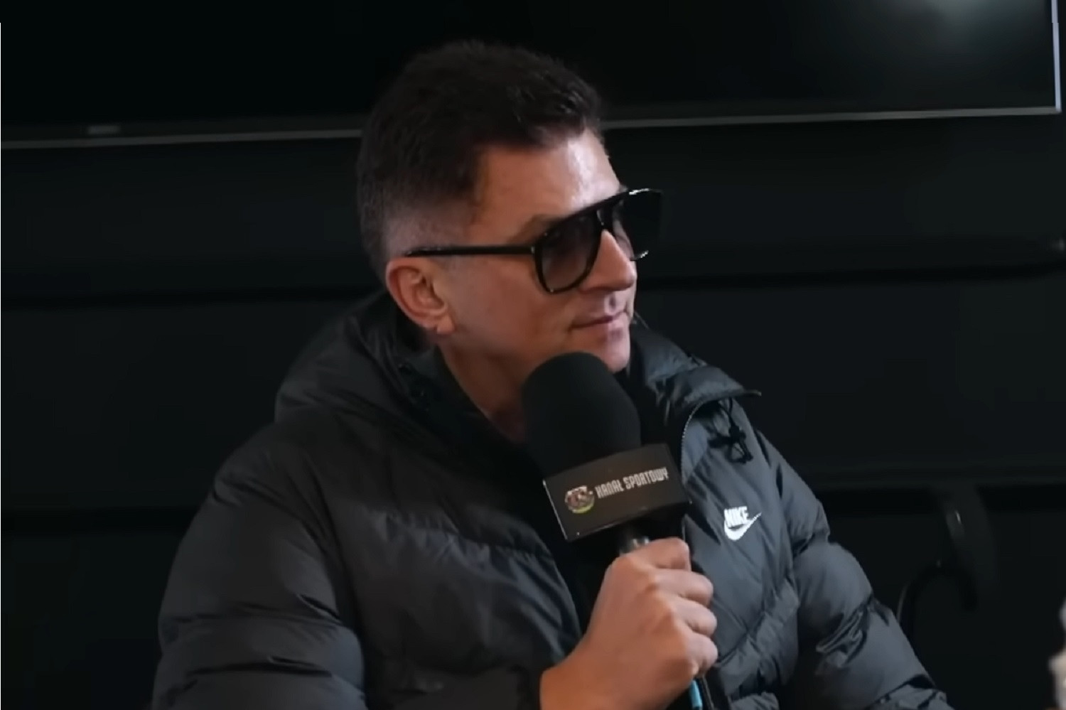 „Gość nawet nie umie sfaulować. Wpier**** się w nogi, robi mu krzywdę”. Mateusz Borek podsumował gracza Lecha Poznań