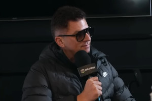 „Gość nawet nie umie sfaulować. Wpier**** się w nogi, robi mu krzywdę”. Mateusz Borek podsumował gracza Lecha Poznań