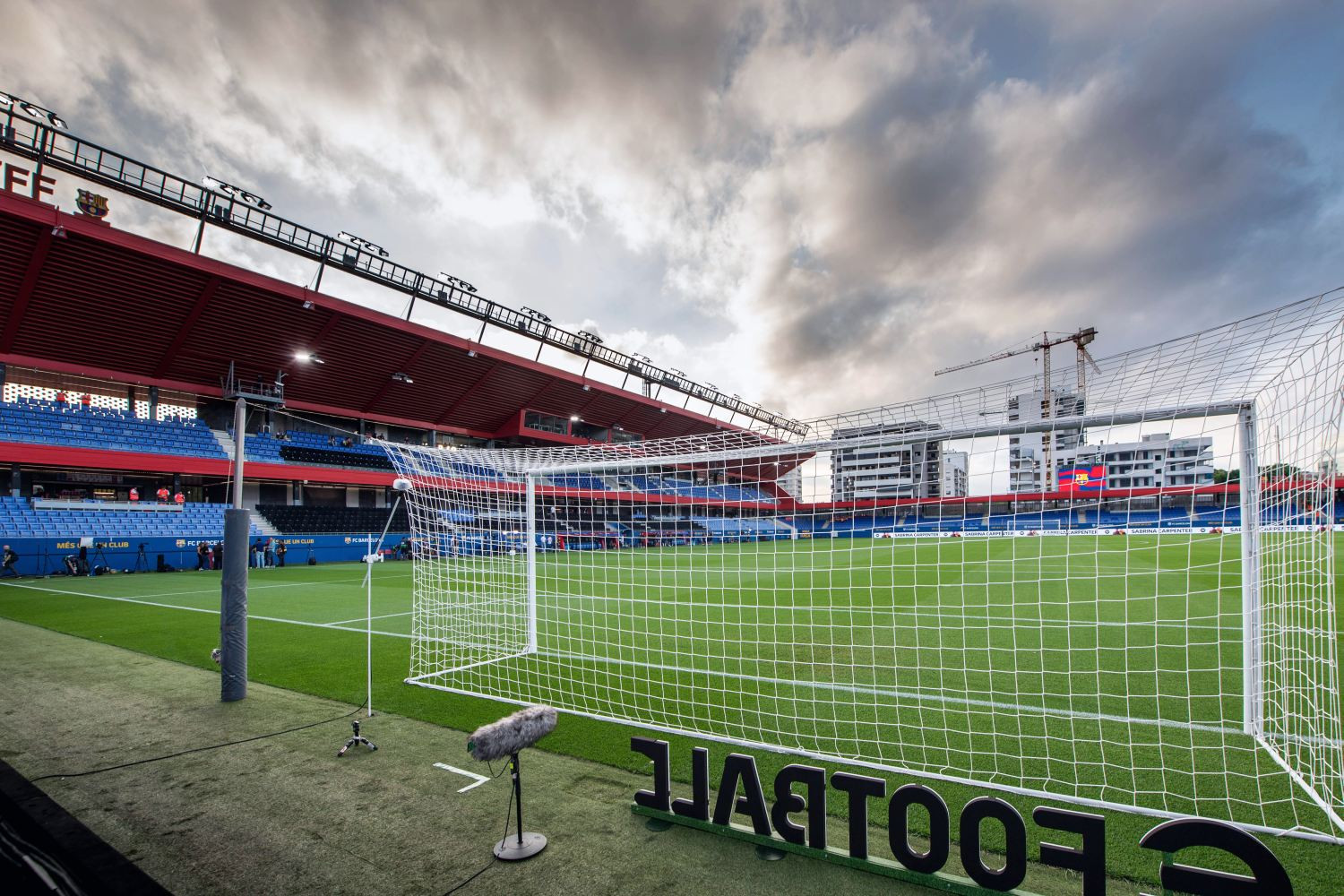 Z rezerw FC Barcelony do Major League Soccer. Defensor finalizuje transfer