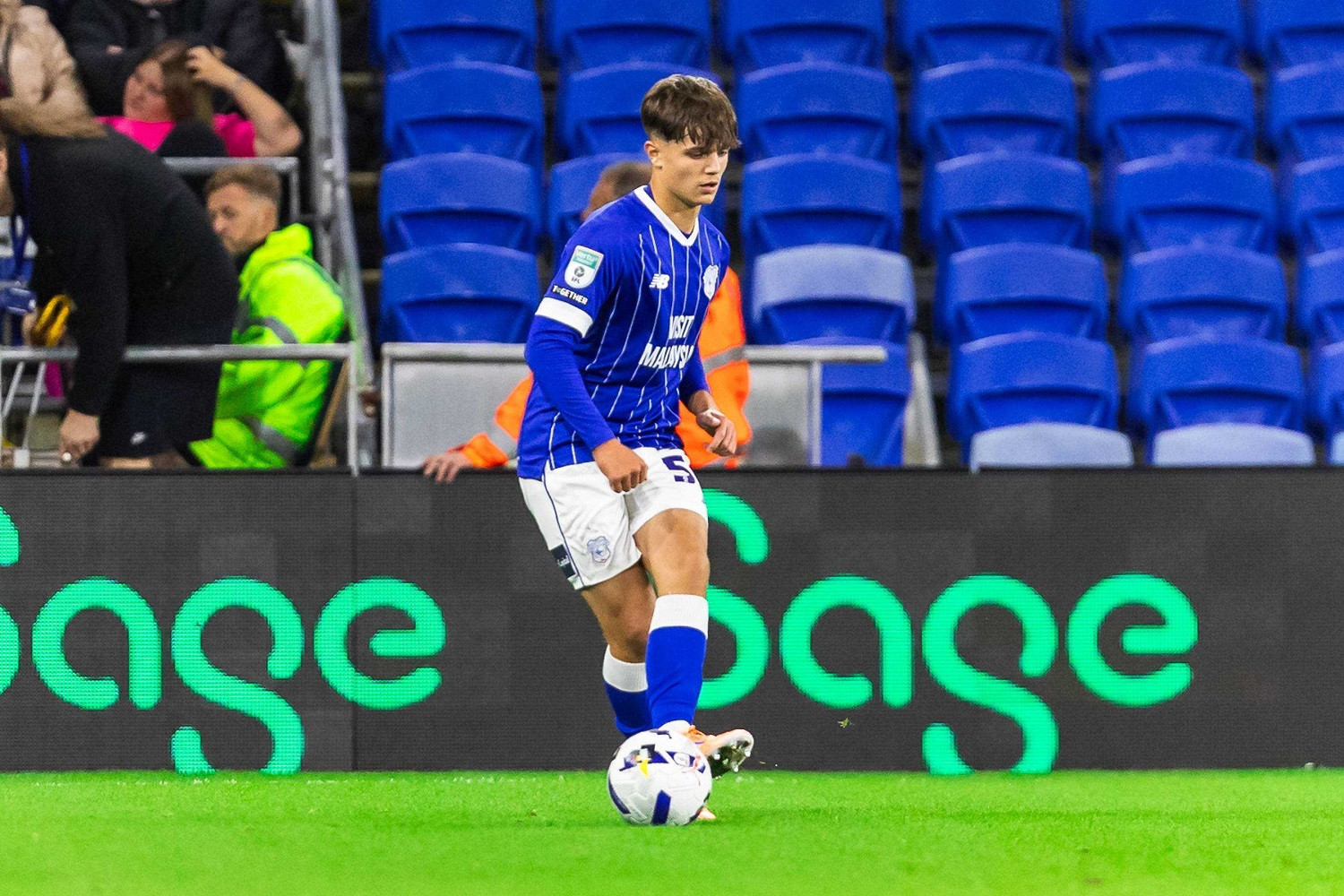Dwóch Polaków najmłodszymi debiutantami w historii Cardiff City! Jeden pobił rekord drugiego po... 64 minutach