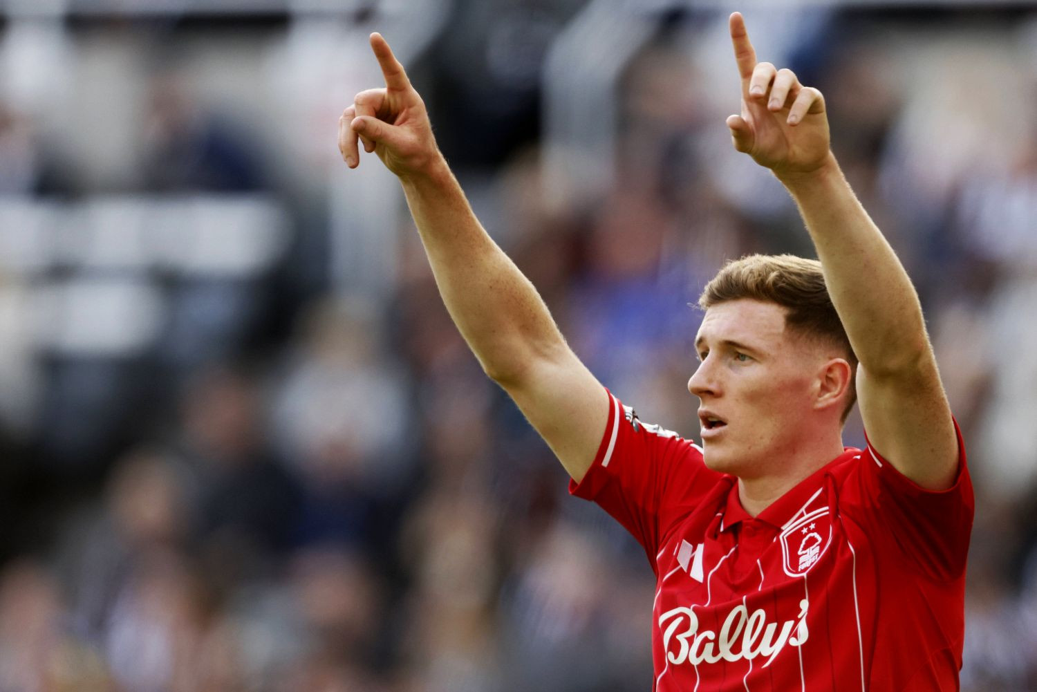 Dwóch pomocników z Premier League na liście życzeń Manchesteru United