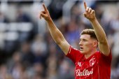 Dwóch pomocników z Premier League na liście życzeń Manchesteru United
