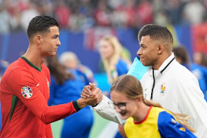 Kylian Mbappé zadedykował rekordowego gola Cristiano Ronaldo. Portugalczyk nie zostawił tego bez reakcji [FOTO]