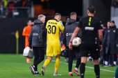 Niepokojące obrazki w meczu Ekstraklasy. Bramkarz opuścił boisko ze łzami w oczach