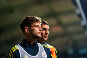 Ewakuacja z klubu?! Sebastian Szymański wygwizdany przez własnych kibiców