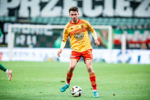 Kibice Jagiellonii Białystok tracą do niego cierpliwość. „Bezbarwny grajek”