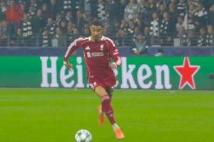 Liverpool prowadzi w Niemczech. Nowy napastnik „The Reds” strzela byłej drużynie [WIDEO]