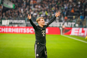 Umarł król, niech żyje król. Lennart Karl najmłodszym zdobywcą trzech goli w Lidze Mistrzów [WIDEO]