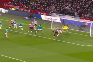 Problemy Liverpoolu! Stracili gola już na początku meczu [WIDEO]