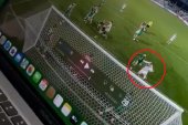 Skandal w polskiej lidze. Zawodnik strzelił gola ręką [WIDEO]