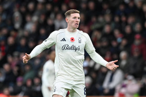 Chelsea zapatruje się na dwóch reprezentantów Anglii. „Transferowy oportunizm”